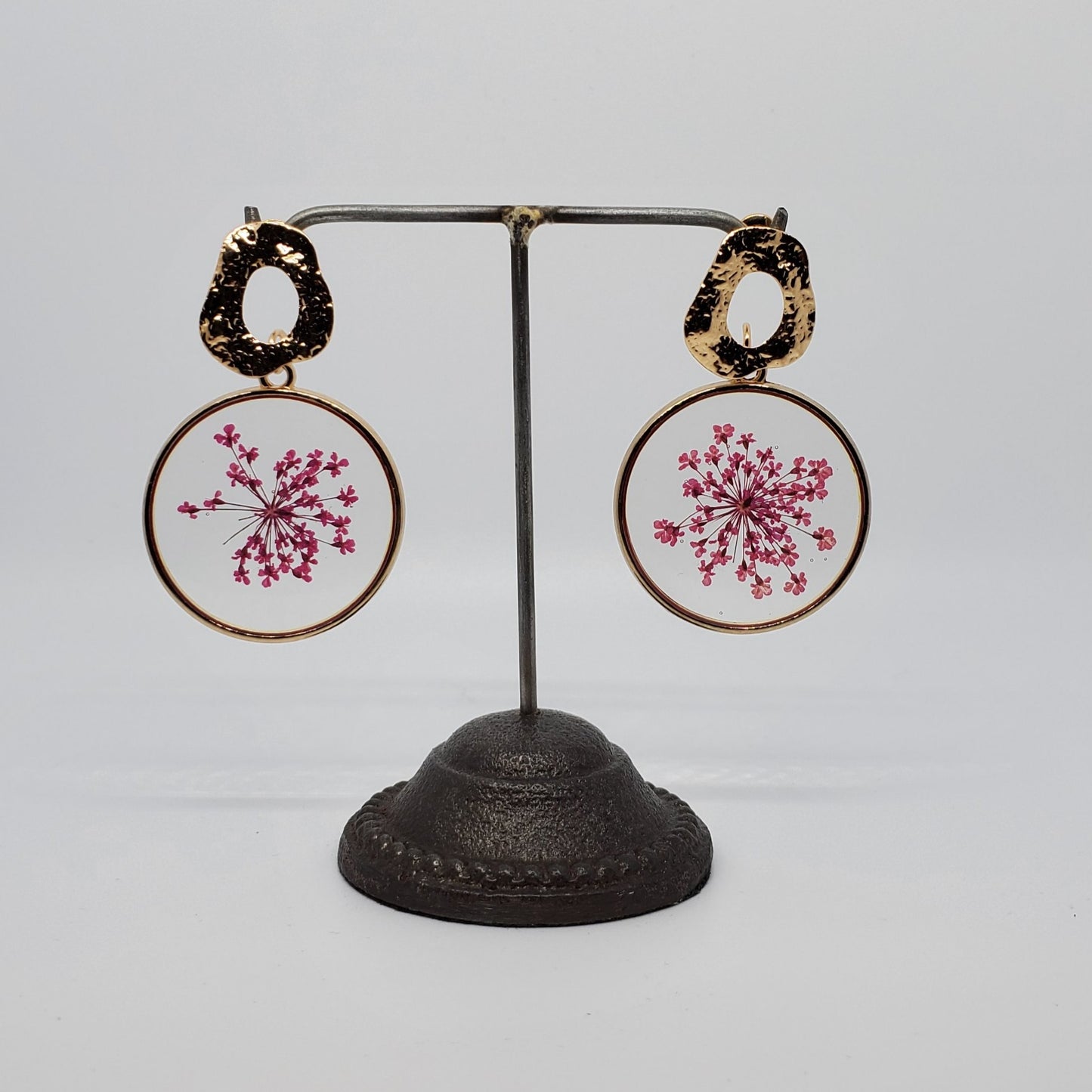 NATURAL FLOWER DROP EARRINGS -PINK